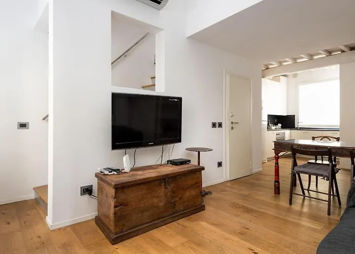 Unyca - Charming San Lorenzo Apartment Florence * Firenze